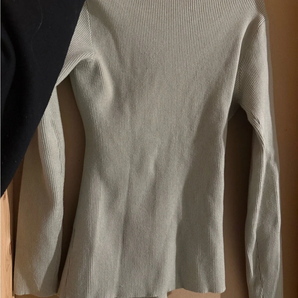 Madison The Label - Elegant Wrap Sweater in Sage Green. BNWOT - Picture 3 of 4